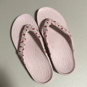 Crocs Flamingo Thong Sandals (slippers) in Baby Pink Size 5